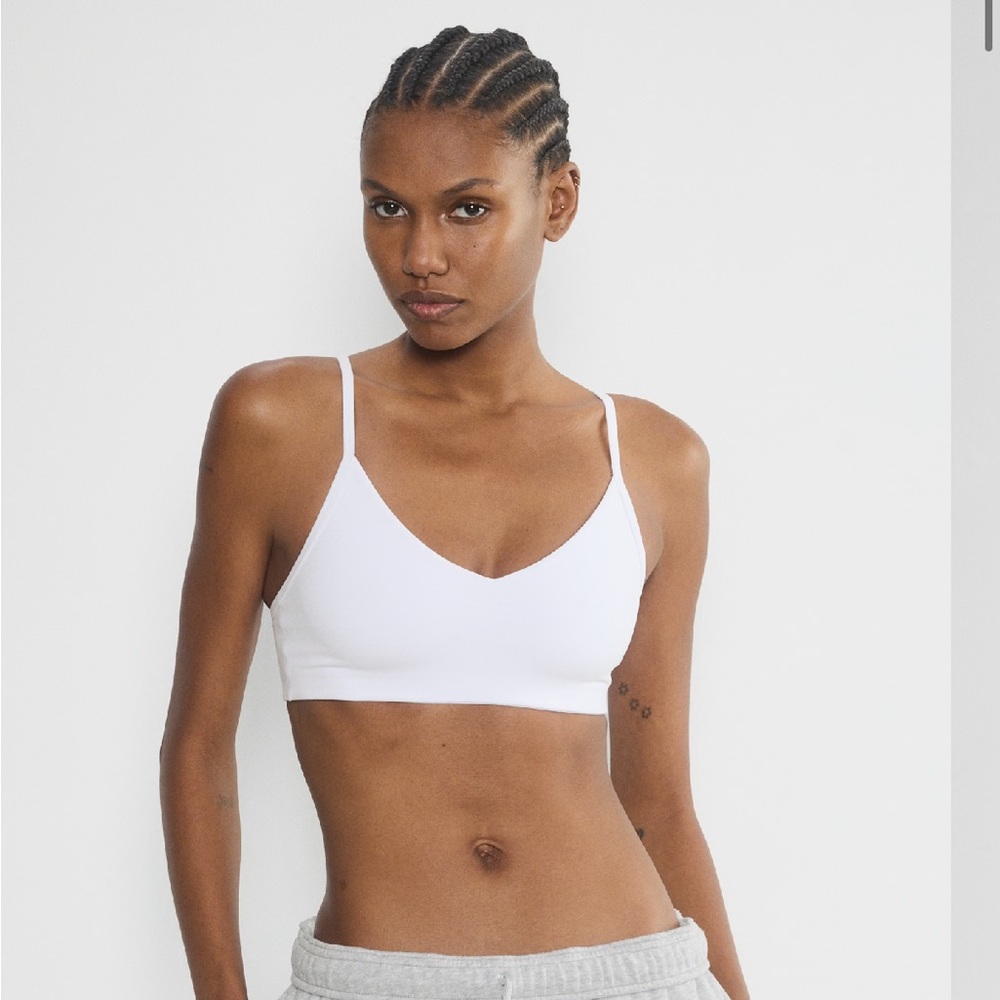 Aritzia Butter Better Hold Bra in Vapor
